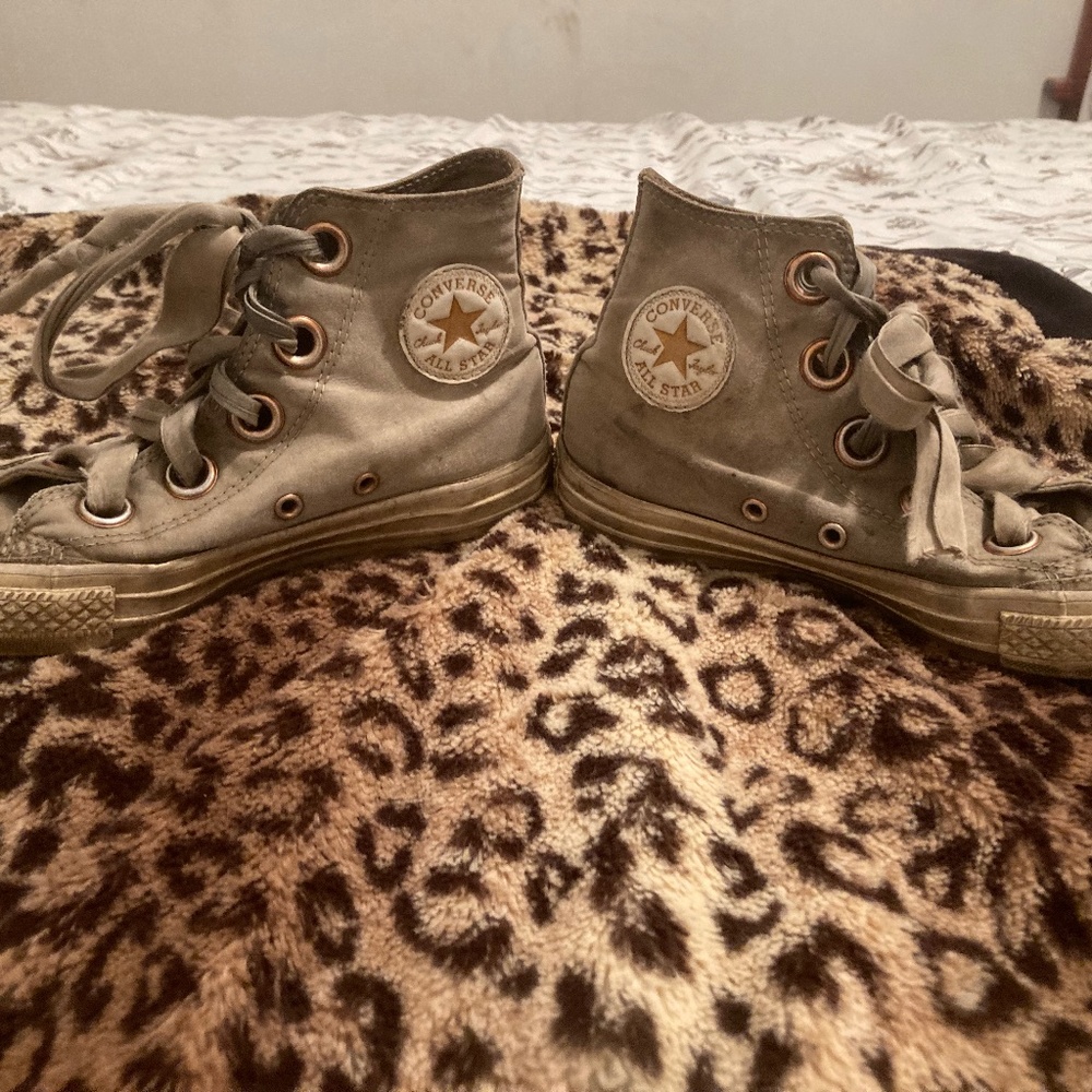 Converse shoes(Sold)